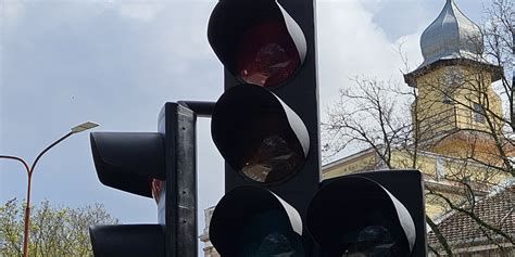 A közlekedési jelzőlámpák színeinek jelentése és történelme