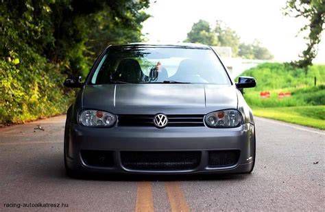 VW Golf 4 lökhárító fényezési munkafolyamat