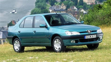 Peugeot 306 biztosítékdoboz elhelyezkedése