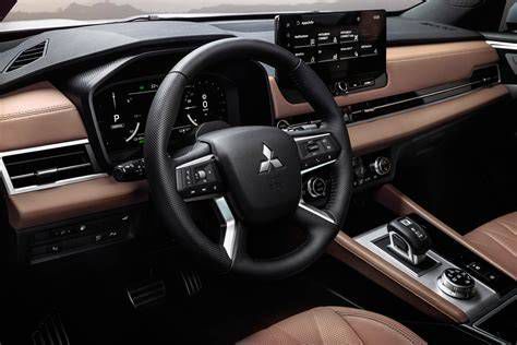 Mitsubishi Outlander PHEV belső tér, műszerfal
