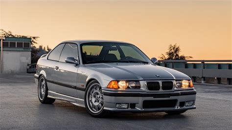 A BMW E36 Coupé ikonikus profilja