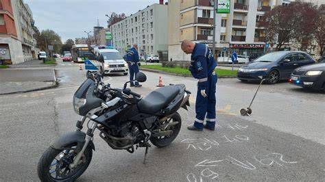 Sérült motoralkatrészek és fémreszelék az olajteknőben