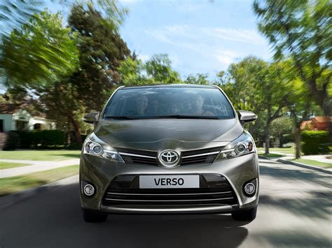 Toyota Yaris Verso külső és utastér áttekintés