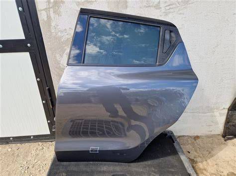 Suzuki Swift hátsó ajtó kívülről, zárva