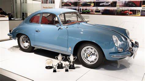 Porsche 356 B rendőrségi változat nyitott tetővel