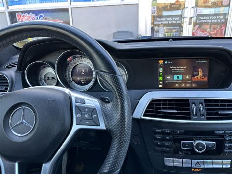 A W204 C-osztály belső tere és műszerfala