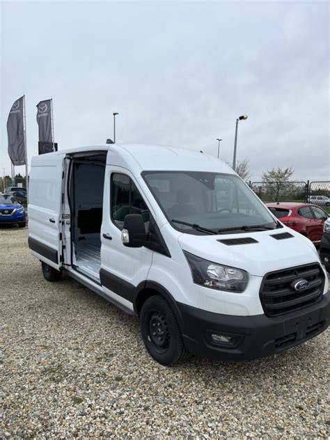 Ford Transit V363 különböző felépítményekkel