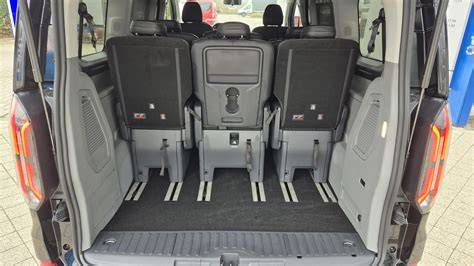 Ford Transit vezetőfülke belső tér 2 vagy 3 üléssel