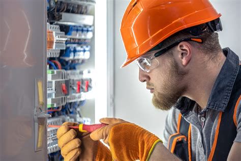 Elektromos csatlakozások és biztosítékok ellenőrzése
