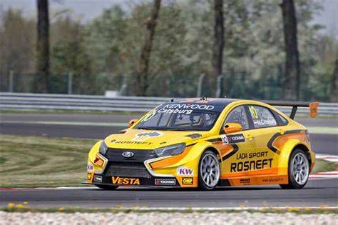 Lada Vesta WTCC Rosneft színezésben