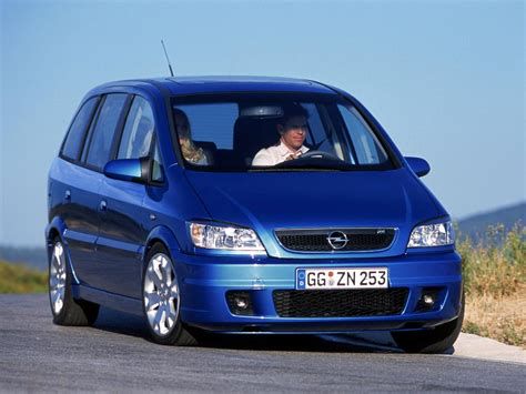 Модельный ряд Opel Zafira