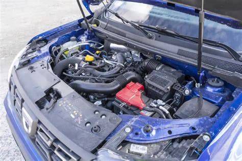 Dacia Duster motortér ellenőrzés és karbantartás