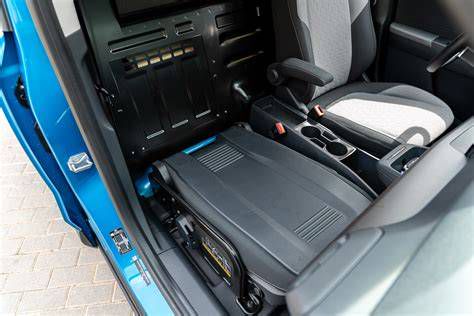 Moduláris járműberendezés Ford Transit Courierbe