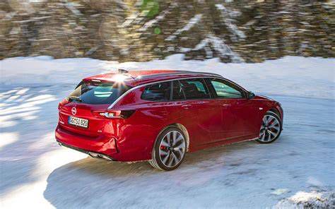 Az Opel Insignia GSi sportos belső tere