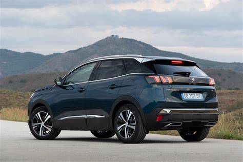 PEUGEOT 3008 5 ajtós SUV tetőcsomagtartóval