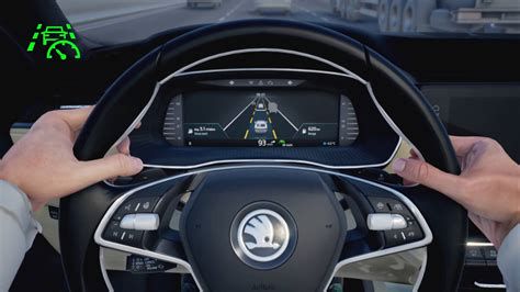 Skoda Octavia Travel Assist vezérlés a kormányon