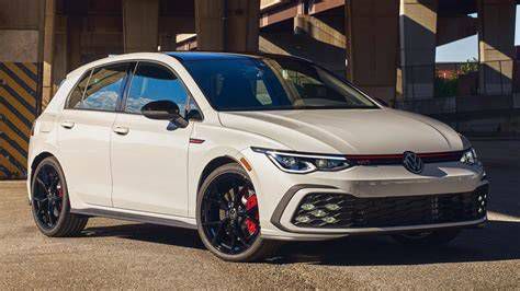A Volkswagen Golf GTI emblémájának fejlődése