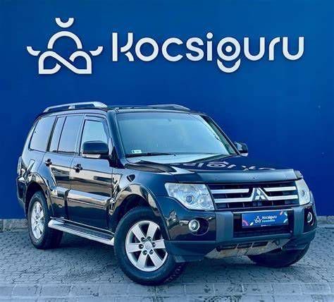 Mitsubishi Pajero belső tér, beszerelt gumiszőnyeggel
