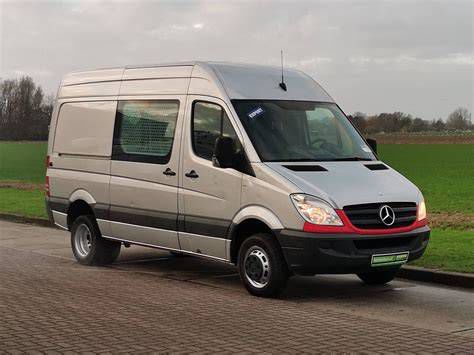 Mercedes Sprinter 518 motortér és klímakompresszor elhelyezkedése