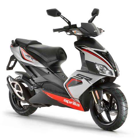 Aprilia SR50 Factory és Karburátoros modell összehasonlítása