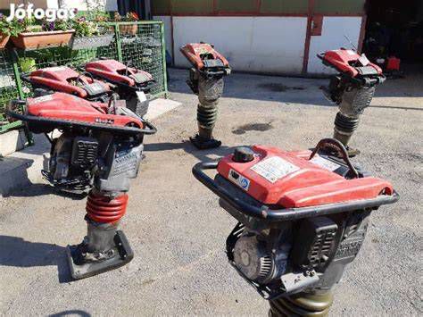 Honda döngölőbéka munka közben