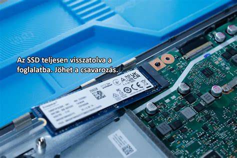 Laptop összeszerelése az SSD csere után