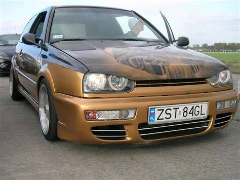 VW Golf 3 tuning fényszórókkal, nappali fénnyel