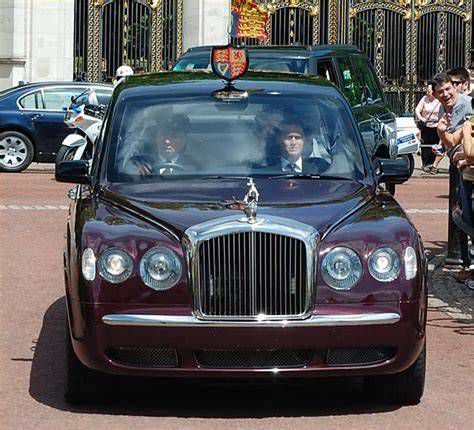 Bentley State Limousine