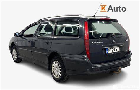 Citroën C5 (2004) motorháztető nyitva, folyadékszintek jelölve