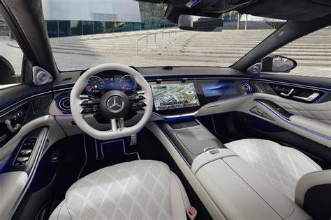 Mercedes-Benz S-osztály vezetőfülke és műszerfal