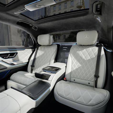 Mercedes-Benz S-osztály belső tér, középkonzol részlet