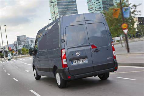 Nissan NV400 oldalnézet