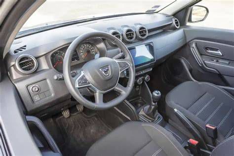 Dacia Duster műszerfal és technológiai kijelző