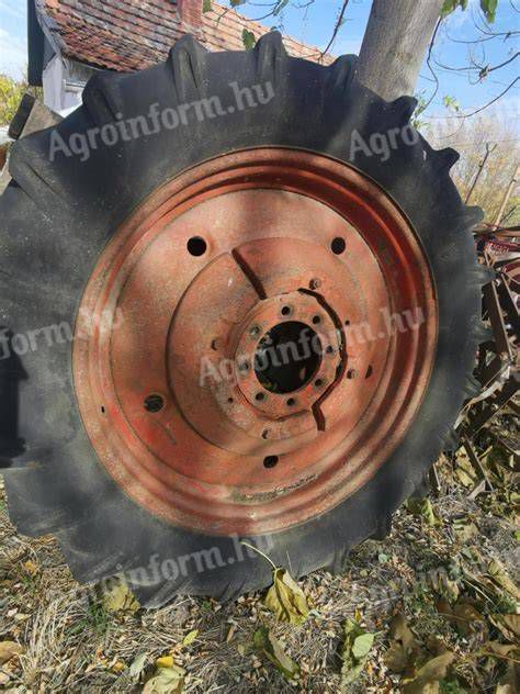 MTZ traktorra szerelt sorművelő kerék szett