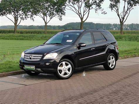 Mercedes-Benz ML 320 az autópályán