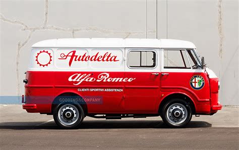 Alfa Romeo F12 furgon Autodelta színekben