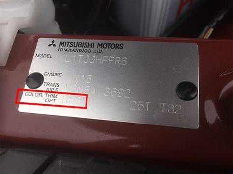 Mitsubishi színkód helyének ábrázolása