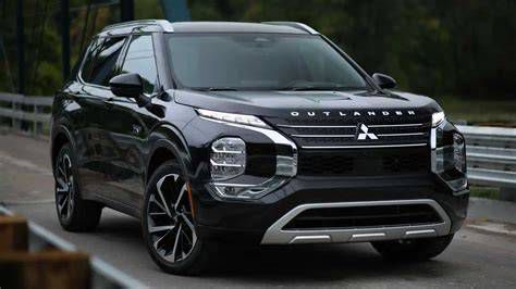 Mitsubishi Outlander PHEV belső tér és műszerfal
