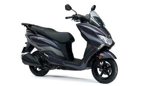 Suzuki Burgman Street 125EX városi környezetben