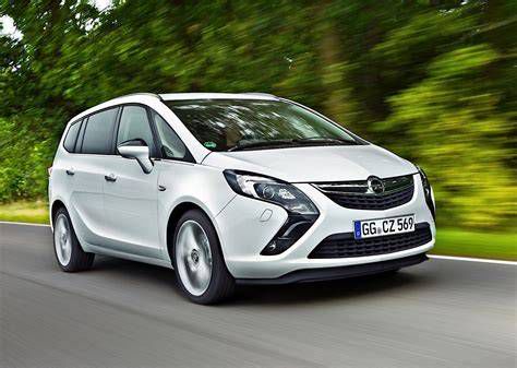 Opel Zafira Tourer különböző felniméretekkel