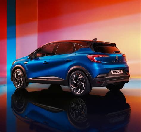 Renault régi és új modellek fényszórókkal