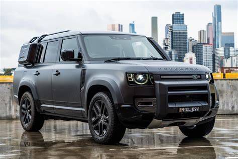 Modern Land Rover Defender extrém körülmények között
