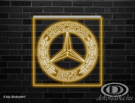 A Mercedes-Benz logó fejlődésének illusztrációja
