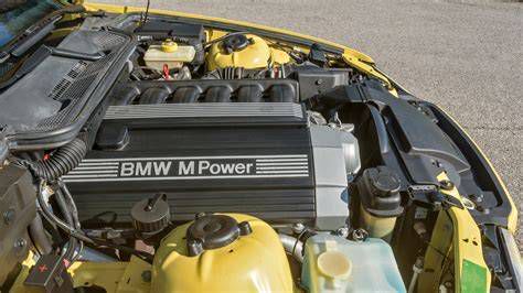 BMW E36 motortér szervokormány tartállyal