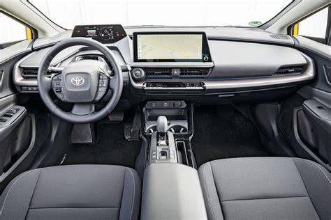 A Toyota Prius Plus belső tere és középkonzolja