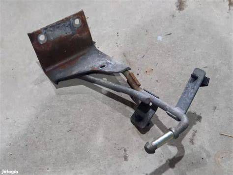 Ford Transit kipufogó tartó gumi elhelyezkedése