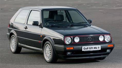 Volkswagen Golf II GTI 16V logóval