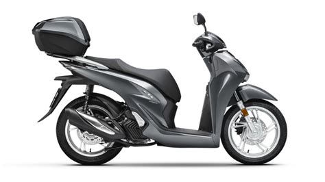 Honda SH robogó városi környezetben