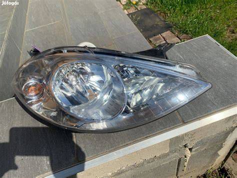 Sérült Mercedes CLS fényszóró