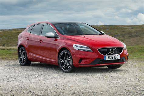 A Volvo V40 generációinak evolúciója